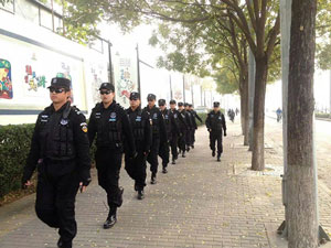 �������