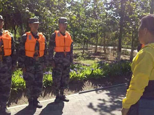 �������