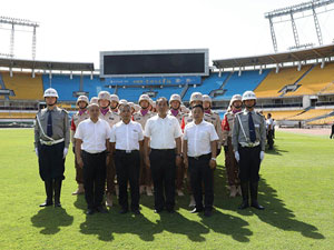 �������